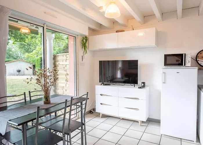 Proche : Maison Avec Beau Jardin